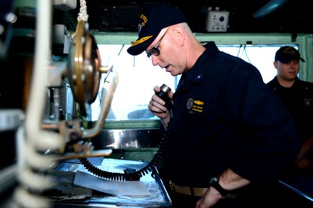 Carrier Strike Group One commander speaks to USS Bunker Hill crew 141107-N-GW918-050