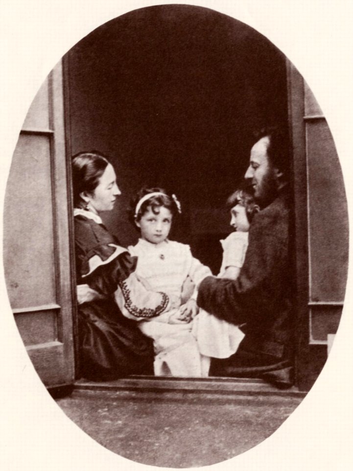Carrol, Lewis - Herr und Frau Millai und ihre zwei Töchter (Zeno Fotografie)