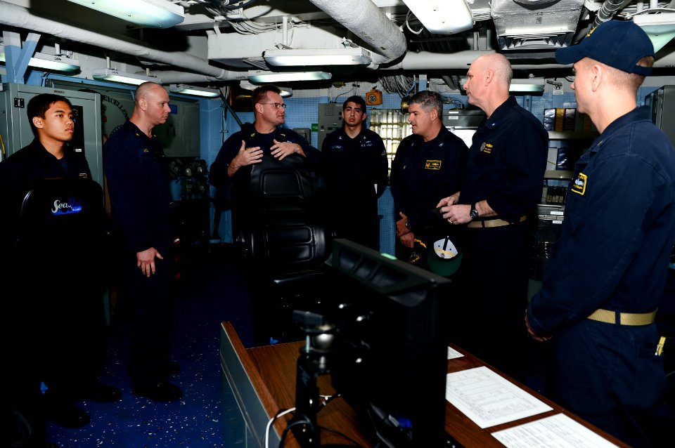 Carrier Strike Group One commander visits USS Bunker Hill 141107-N-GW918-085