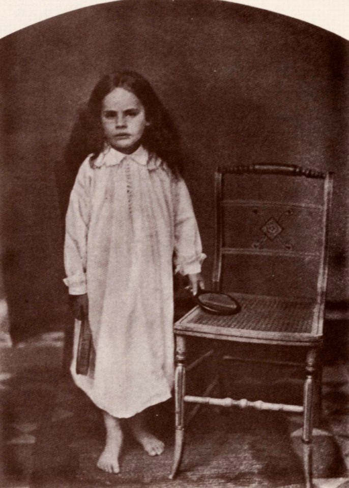 Carrol, Lewis - Irene MacDonald (1) (Zeno Fotografie)