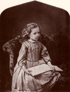 Carrol, Lewis - Katie Brine (Zeno Fotografie)