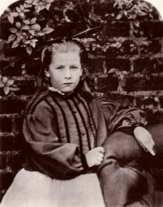 Carrol, Lewis - Zoe Strong (Zeno Fotografie)