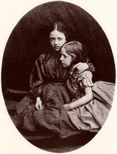 Carrol, Lewis - Merion Terry (»Polly«), und Florence Maud Terry (»Flo«) (Zeno Fotografie)