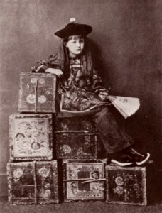 Carrol, Lewis - Xie Kitchin als »Ein Chinese« (Zeno Fotografie)