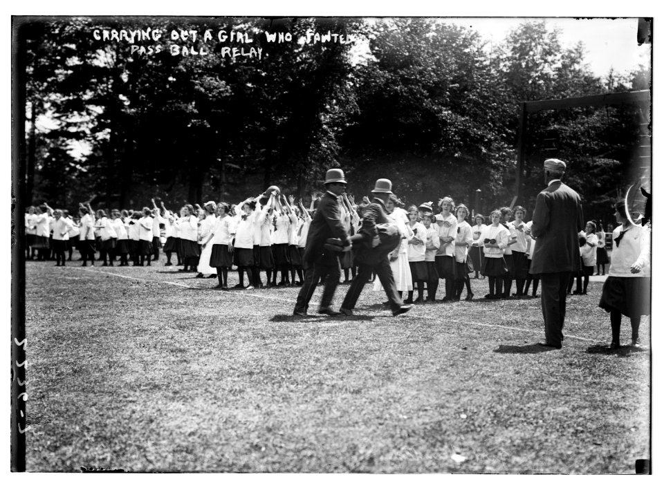 Carrying out a girl who fainted, pass ball relay LCCN2014689455