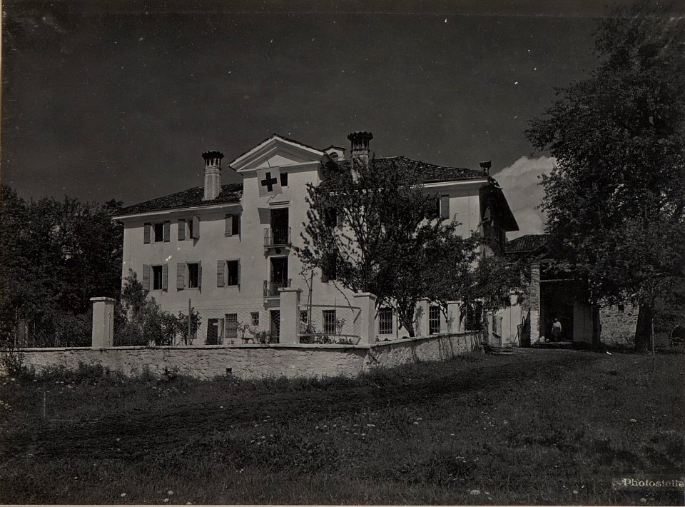 Cart nordöstlich Feltre. Herrenhaus als Feldspital. (BildID 15643844)