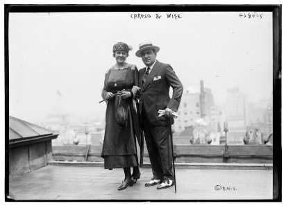 Caruso & wife LCCN2014707591