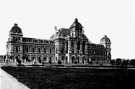 Casa de Gobierno de La Plata en construcción-restored