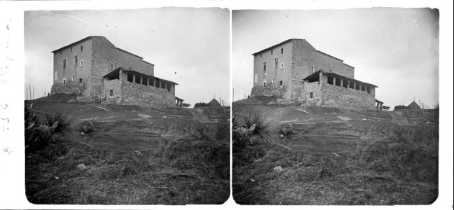 Casa o castell de Palau-solità i Plegamans