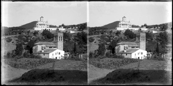 Casa i església de Vallvidrera i al fons Vila Joana