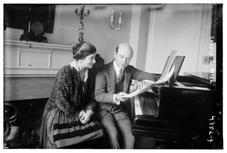Casals & wife LCCN2014707975