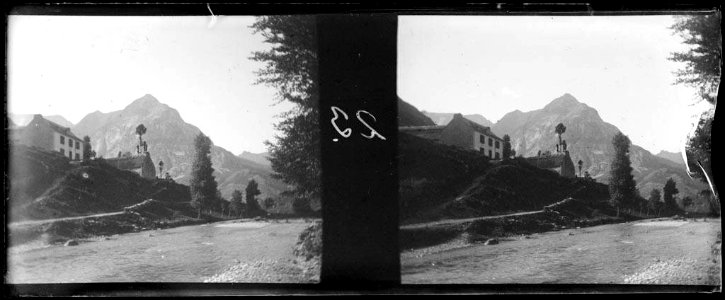Casa vora el riu a la vall de Gavarnia