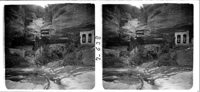 Cascada seca del Rossinyol al santuari de Sant Miquel del Fai