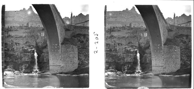 Cascada sota el pont romà de Monistrol de Montserrat