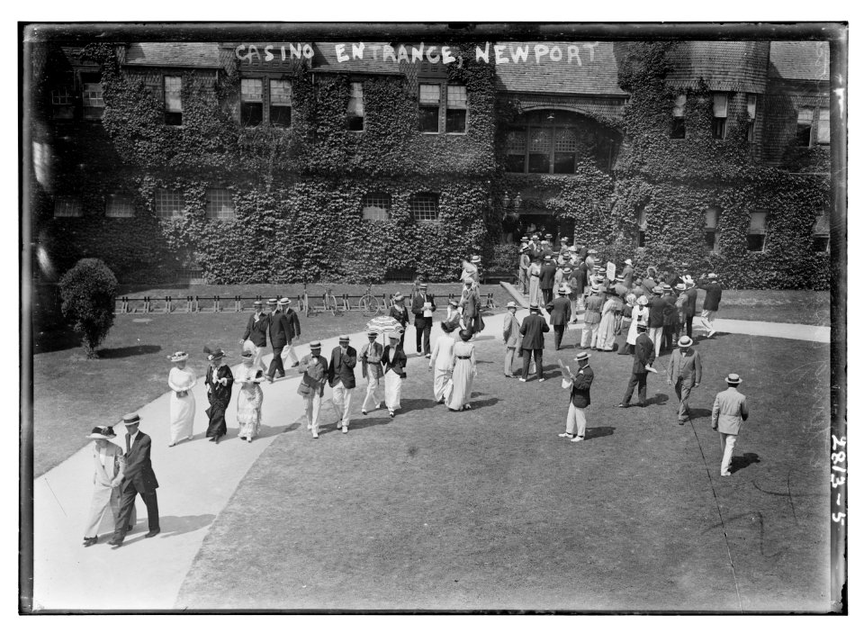 Casino entrance, Newport LCCN2014694078
