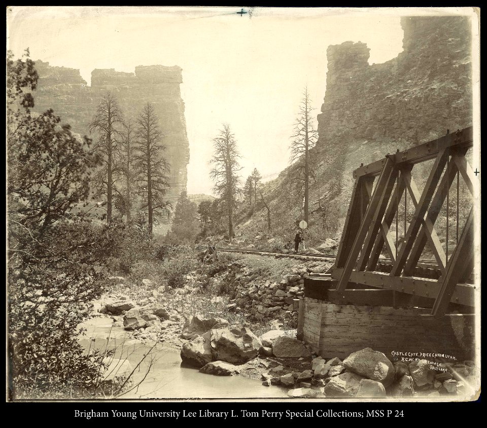 Caslte Gate, Price Canon (canyon), Utah, R.G.W.Ry. (Rio Grande Western Railway), C.R. Savage. S. Lake