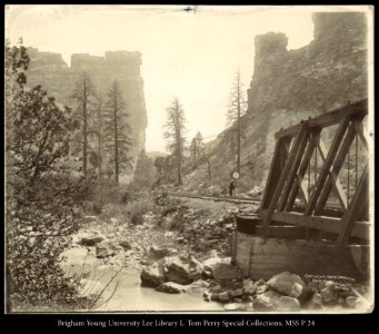 Caslte Gate, Price Canon (canyon), Utah, R.G.W.Ry. (Rio Grande Western Railway), C.R. Savage. S. Lake