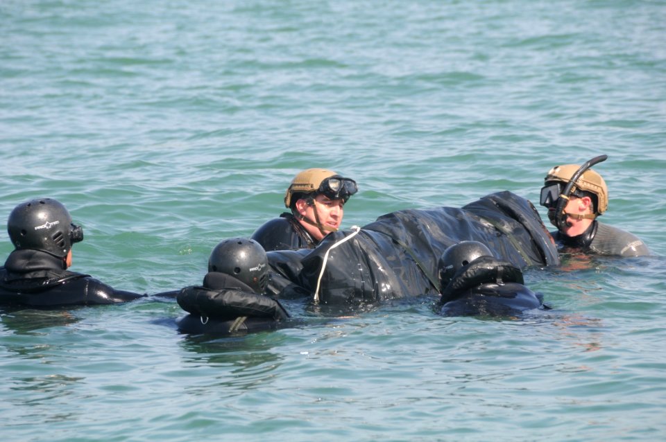 Cast and recovery training 150305-N-VJ282-344