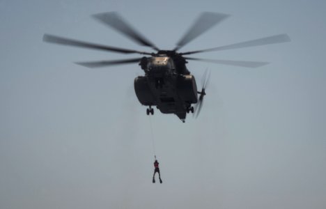 Cast and recovery exercise 140522-N-NI474-054