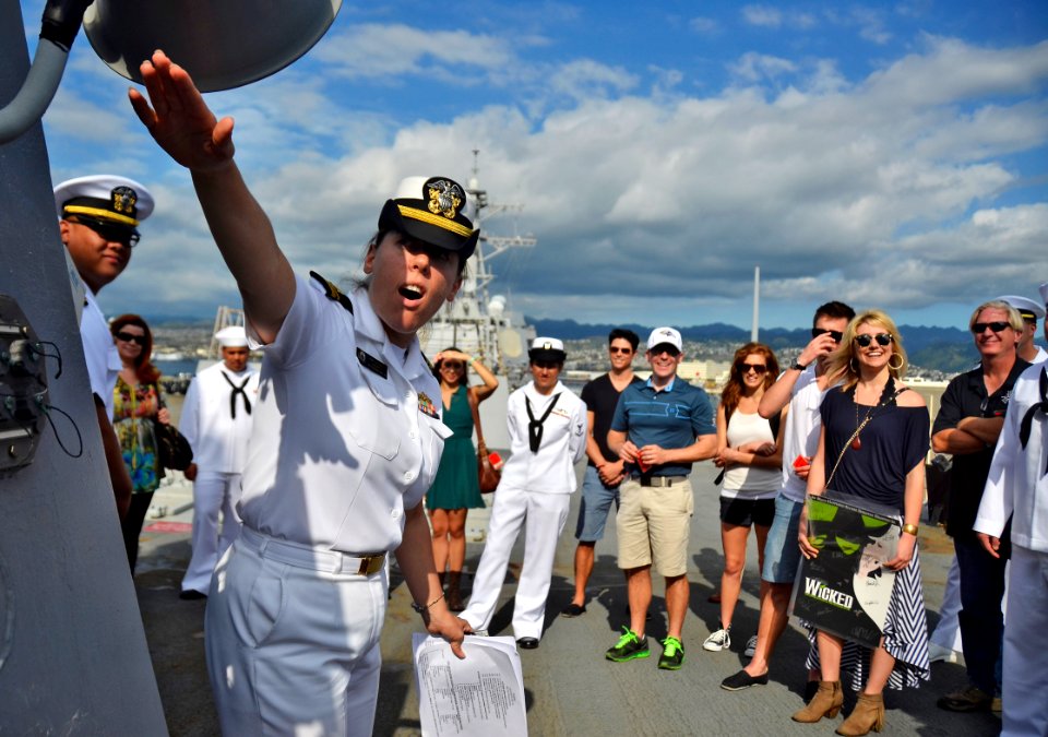 Cast members from Wicked tour USS Chaffee. (8244611320)