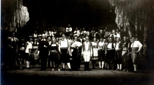 Cast and band onstage - Paris