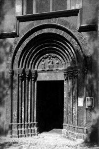 Castell de l'Almudaina. porta de la capella de Santa Anna