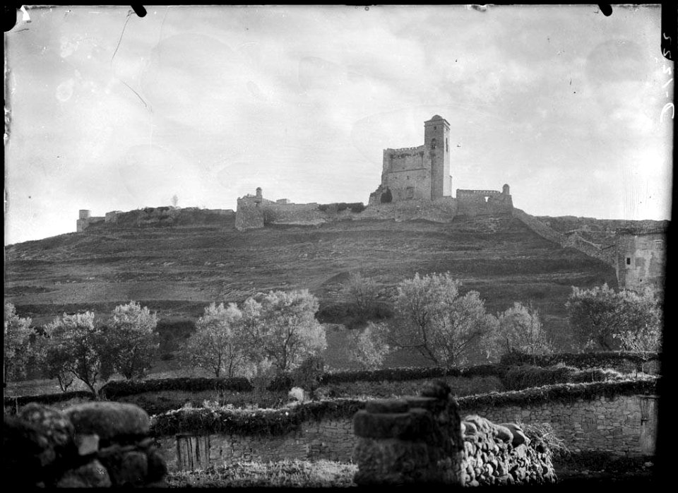 Castell i església dels comtes de Ribagorça