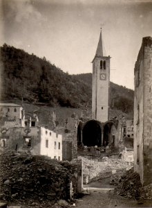 Castello Tesino.Zerstörte Kirche. (BildID 15635234)