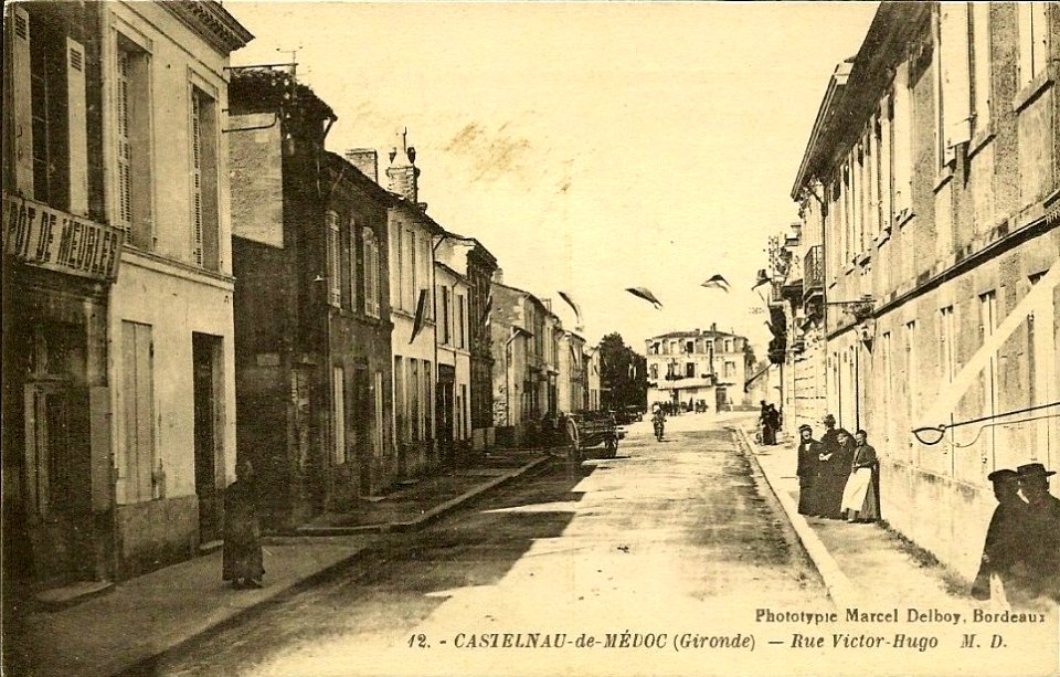 Castelnau-de-Médoc - rue Victor-Hugo 2