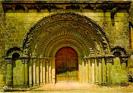 Castelviel - portail de l'église a