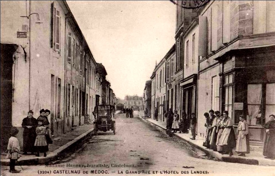 Castelnau-de-Médoc - rue principale