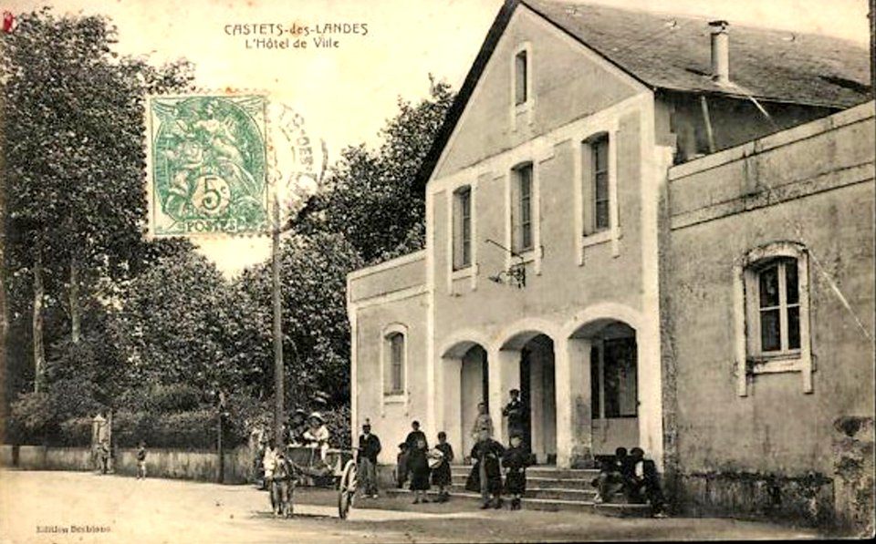 Castets (Landes) - Hôtel de ville 1a