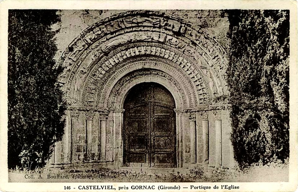 Castelviel - église portail 1