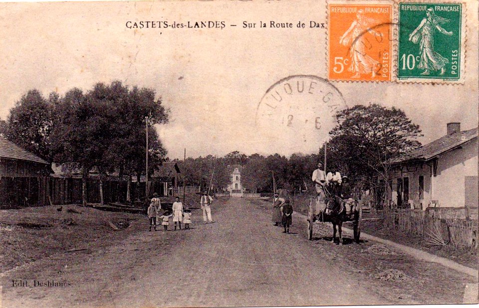 Castets (Landes) - route de Dax