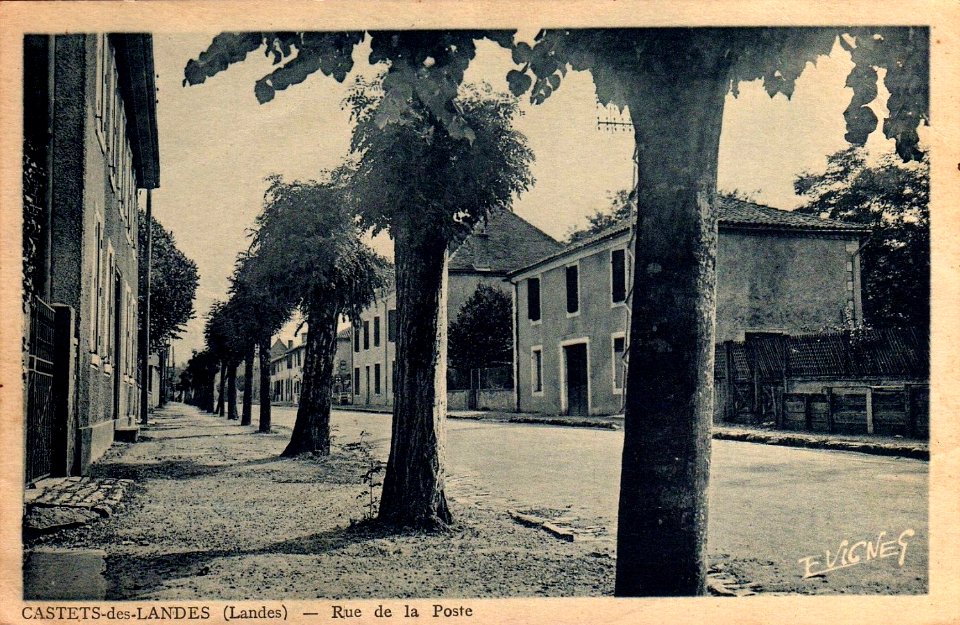 Castets (Landes) - rue de la Poste 1