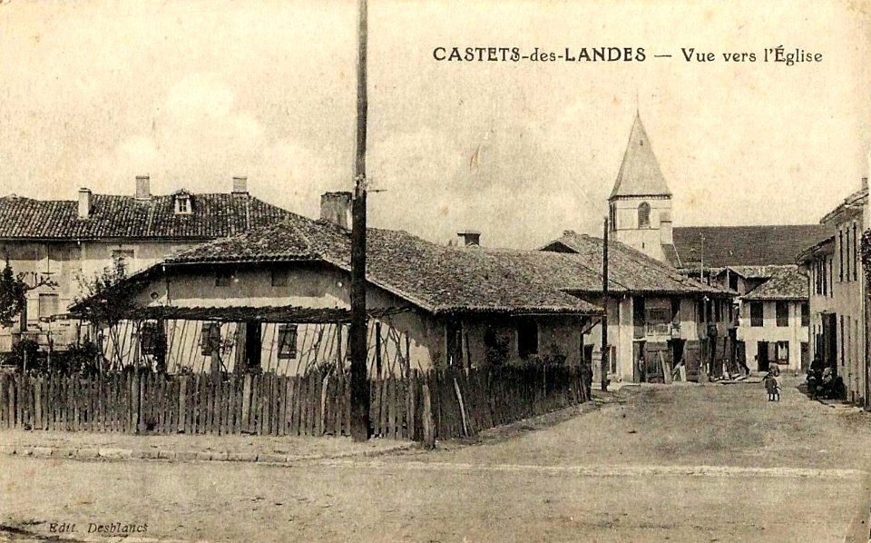 Castets (Landes) - vue vers l'église