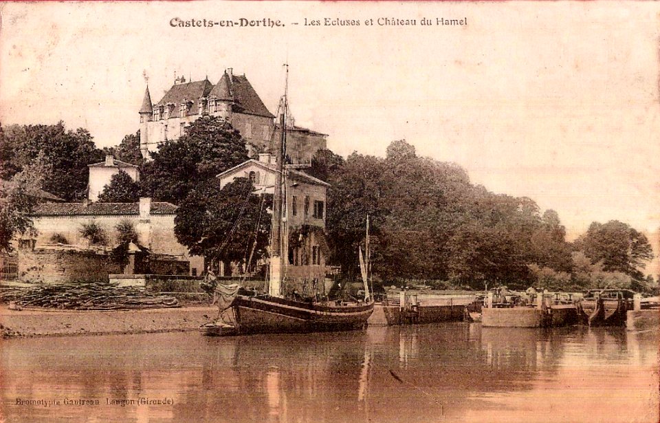Castets-en-Dorthe - Ecluses et le château 5