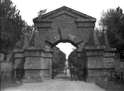 Castle Howard tollgate YORYM-S193