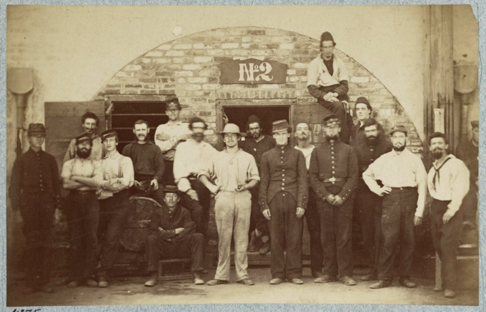 Castle Pinkney (i.e. Pinckney), Charleston, S.C., August 1861, Federal prisoners captured at battle of Bull Run. Casemate no. 2 LCCN2013651615