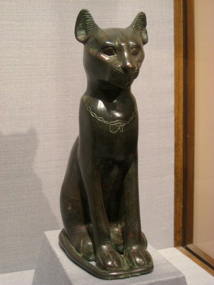 Cat, Eyptian Saite (663-525 BC), bronze - Worcester Art Museum - IMG 7541