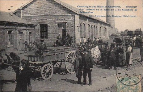 Catastrophe de Courrières - Transport d'un cadavre de la fosse n° 4 au Cimetière de Sallaumines
