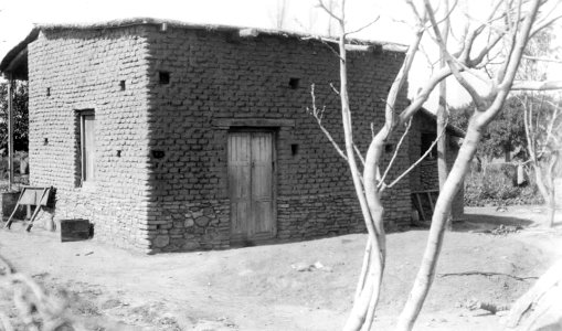 Catamarca - Rancho característico de adobe en 1932 photo