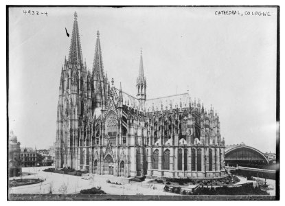 Cathedral Cologne LCCN2014709075