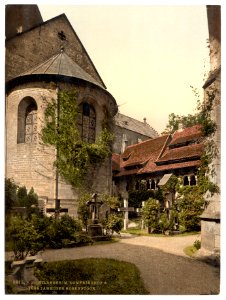 Cathedral, churchyard and 1,000 year old rose tree, Hildesheim, Hanover, Germany-LCCN2002713742