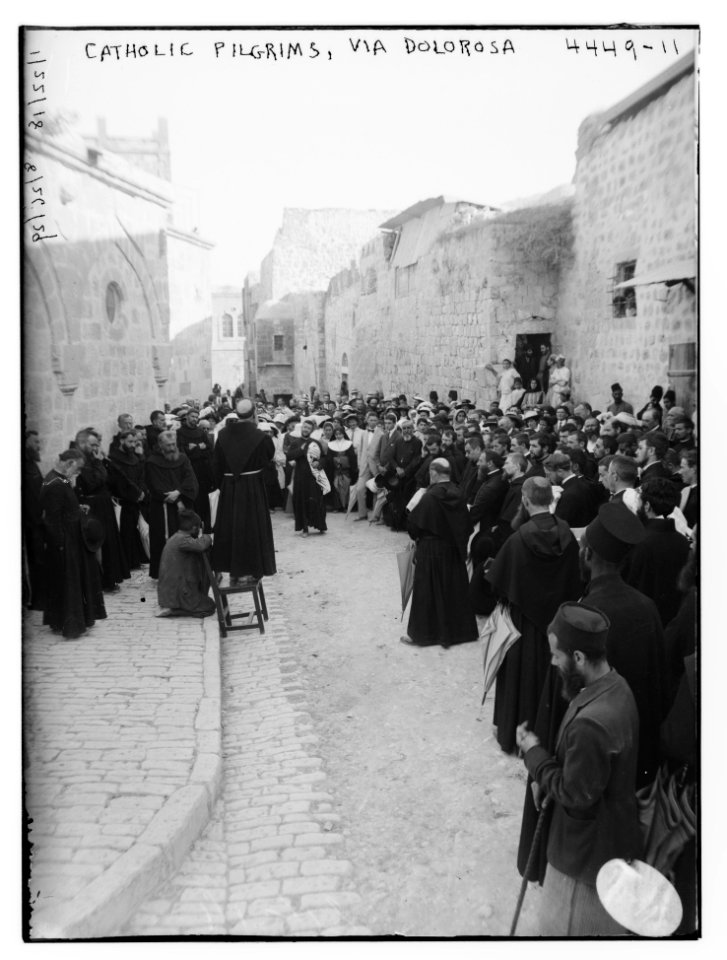 Catholic pilgrims, Via Dolorosa LCCN2014706101
