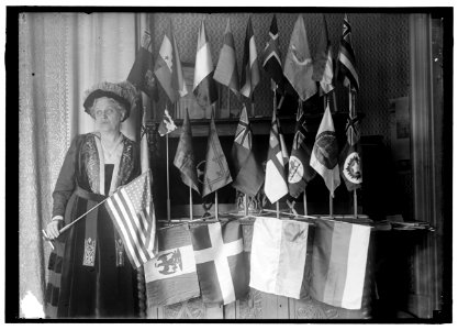 CATT, MRS. CARRIE CHAPMAN. WITH FLAGS OF 22 NATIONS LCCN2016867602