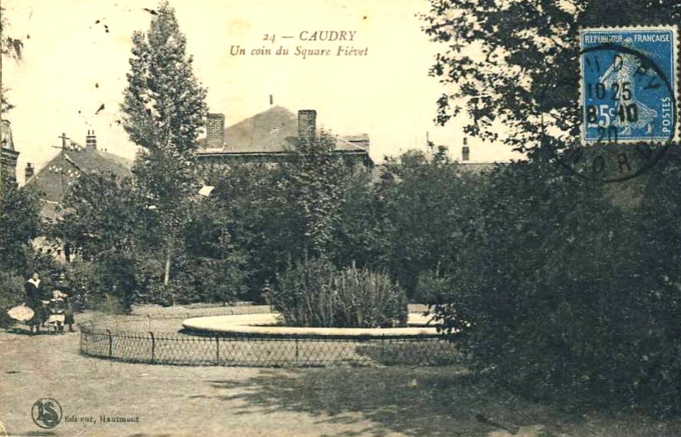 Caudry - Un coin du square Fiévet en 1920