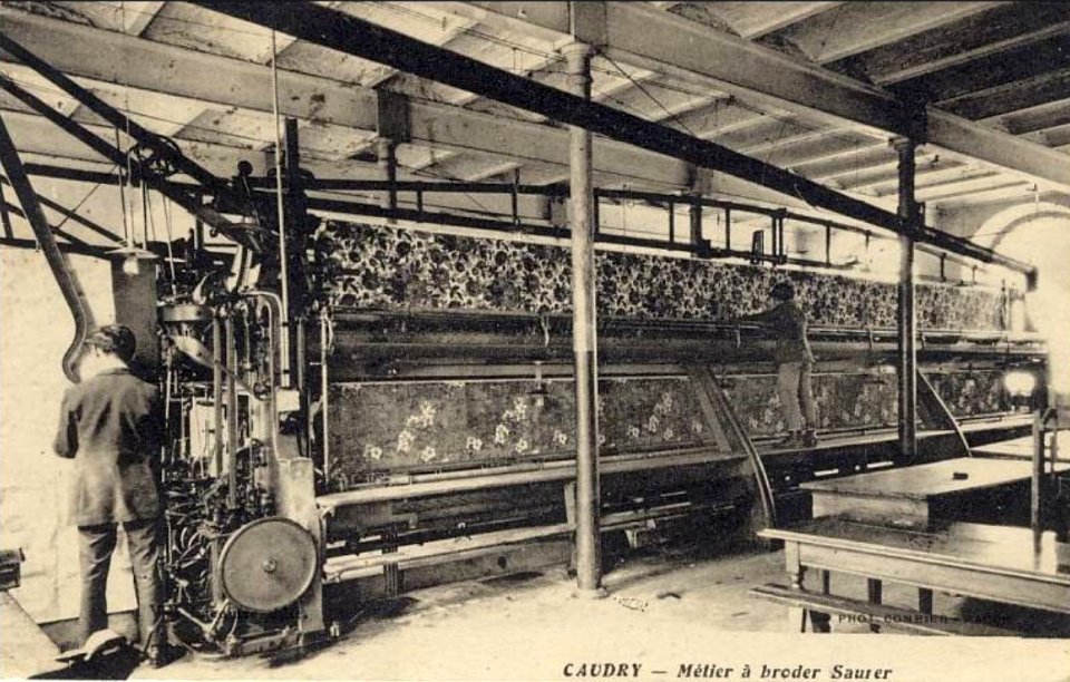 Caudry - Métier à broder Saurer