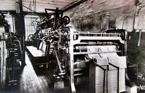 Caudry - Un métier à dentelle avec son Jacquard