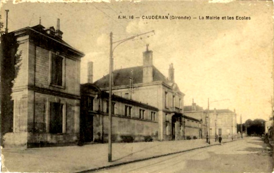 Caudéran - Mairie et écoles 3